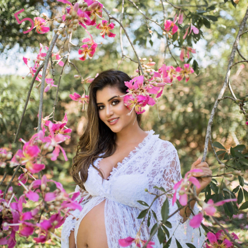 20 Unique Pregnancy Photo Shoot Poses You Should Take Now