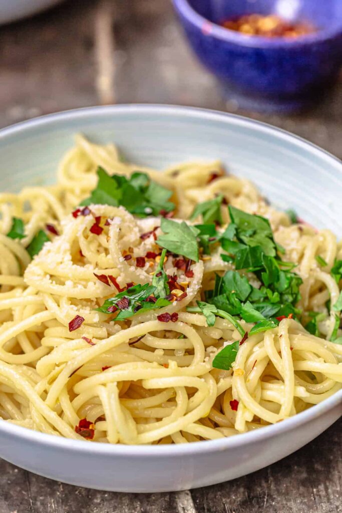 lunch-ideas-for-work-pasta-garlic-olive-oil